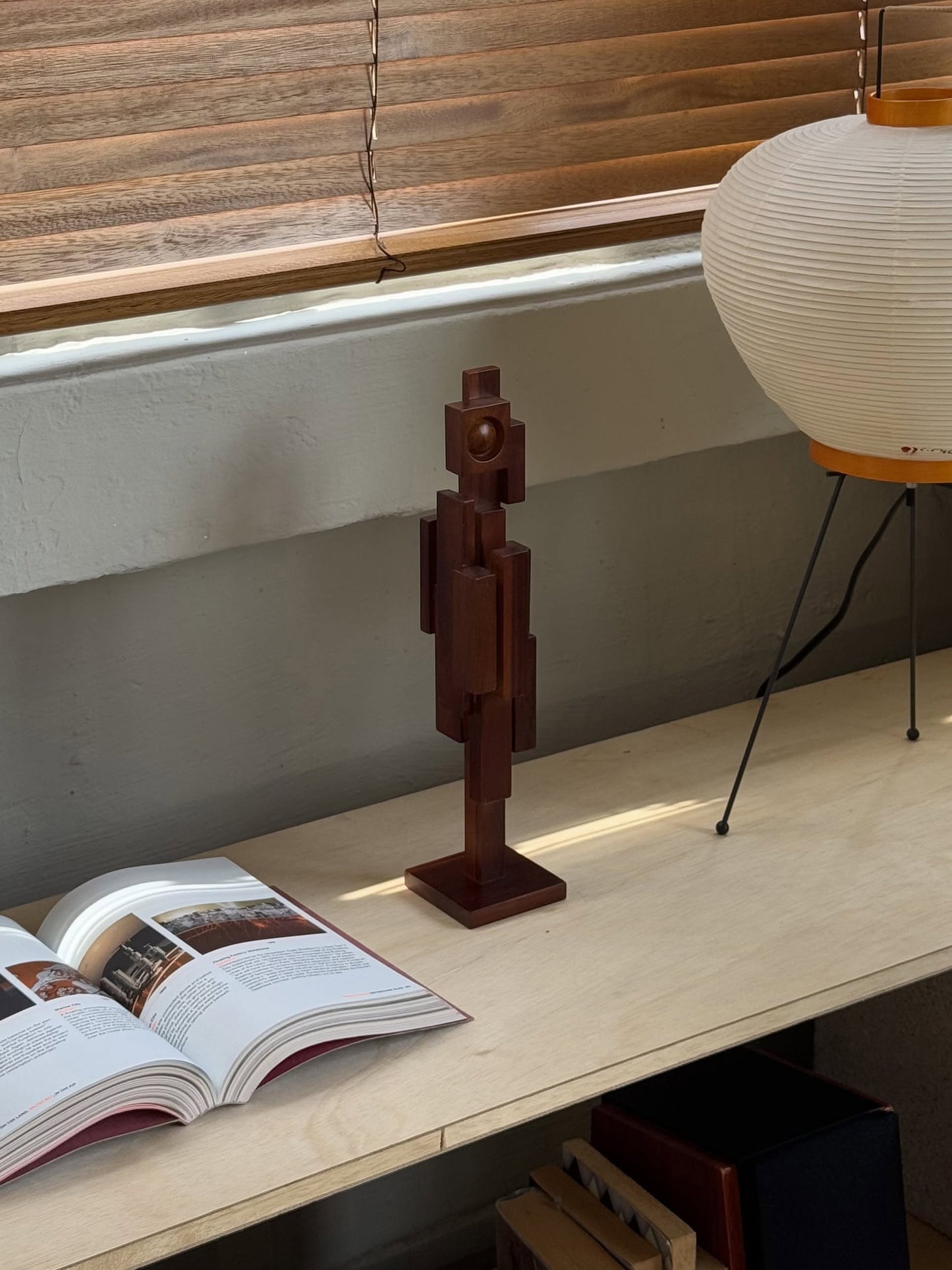 Skyline Sculpture S - Espresso