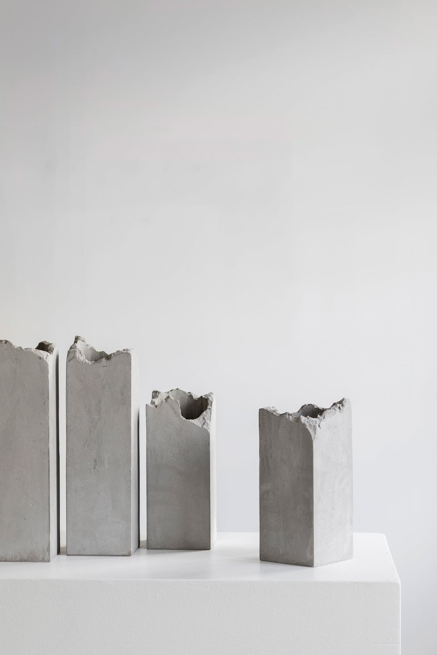 Broquaine Concrete Vase S - Grey