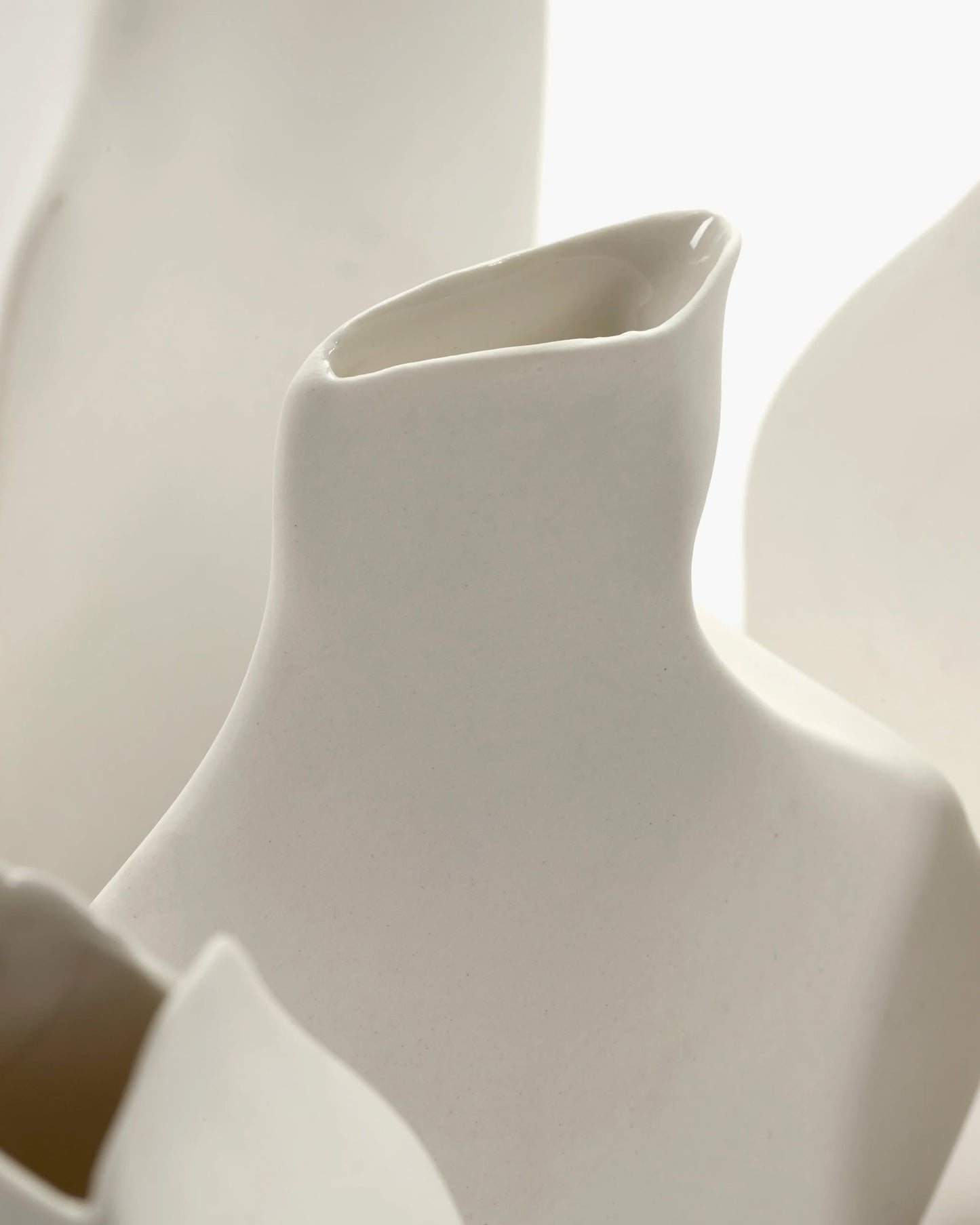 Perfect Imperfection Flower Vase N°5 - White