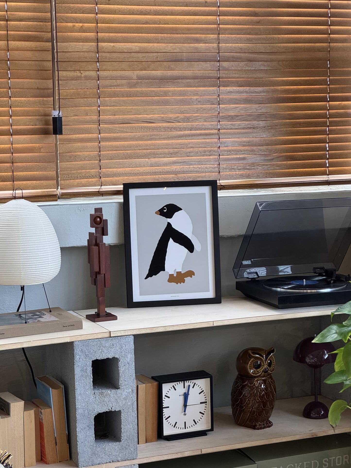 Penguin Grey Poster (30x40)